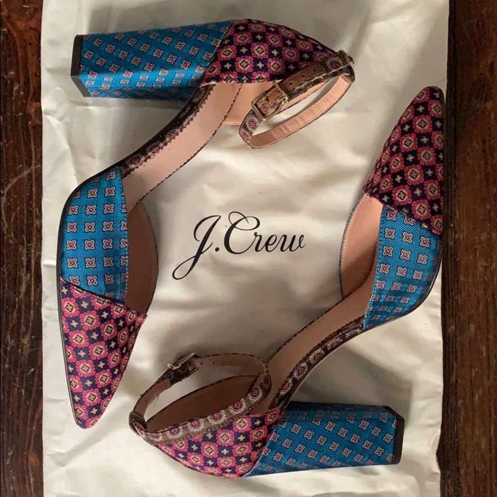 J. Crew size 8 Pointed Toe Pumps Jacquard Silk